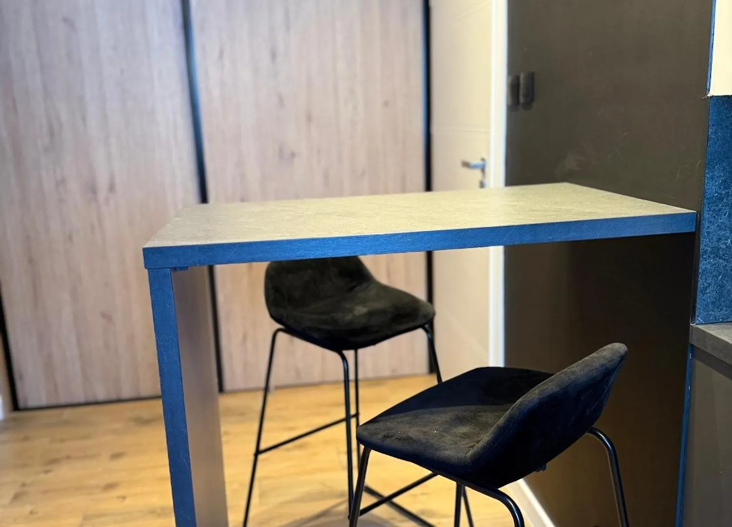 Apartament Z Lozem Malzenskim - Bezplatny Parking Poznań Lägenhet